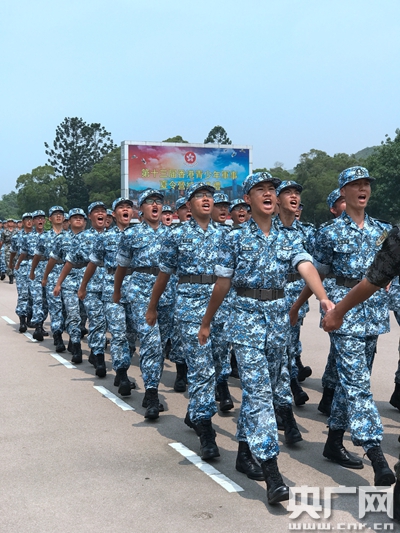 博业体育app第十三届香港青少年军事夏令营结业典礼在新围军营举行(图2)